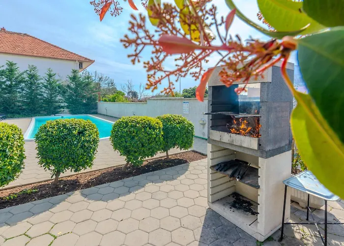 Royal Choice With Pool